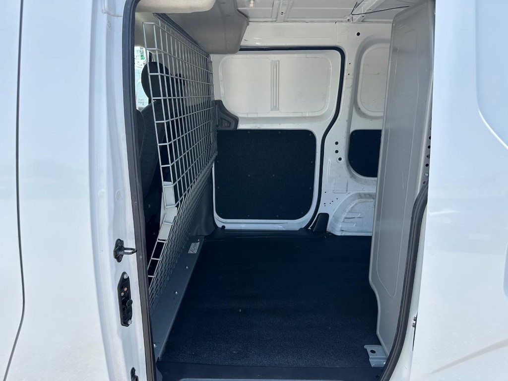 2019 Nissan NV200 photo 15