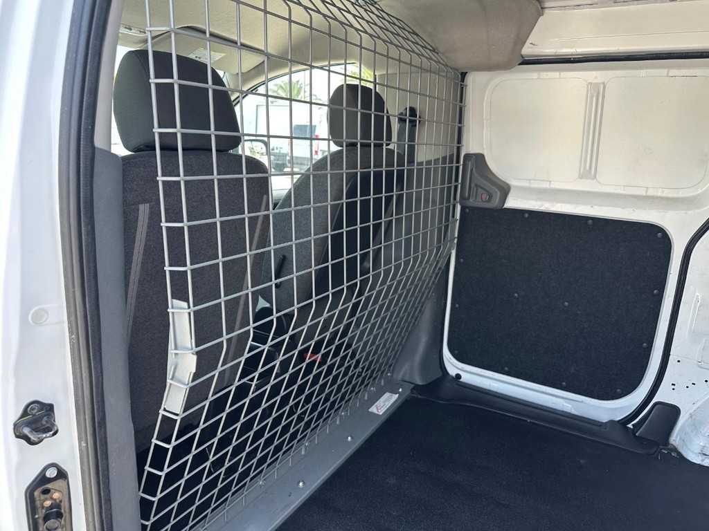 2019 Nissan NV200 photo 16