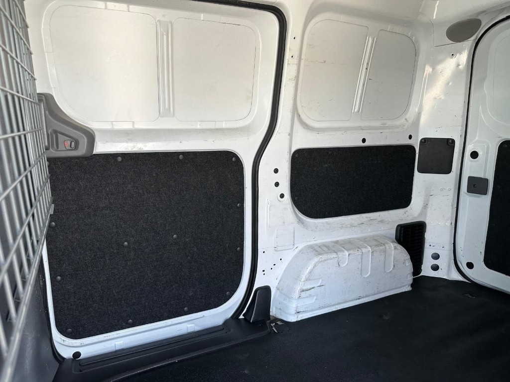 2019 Nissan NV200 photo 17