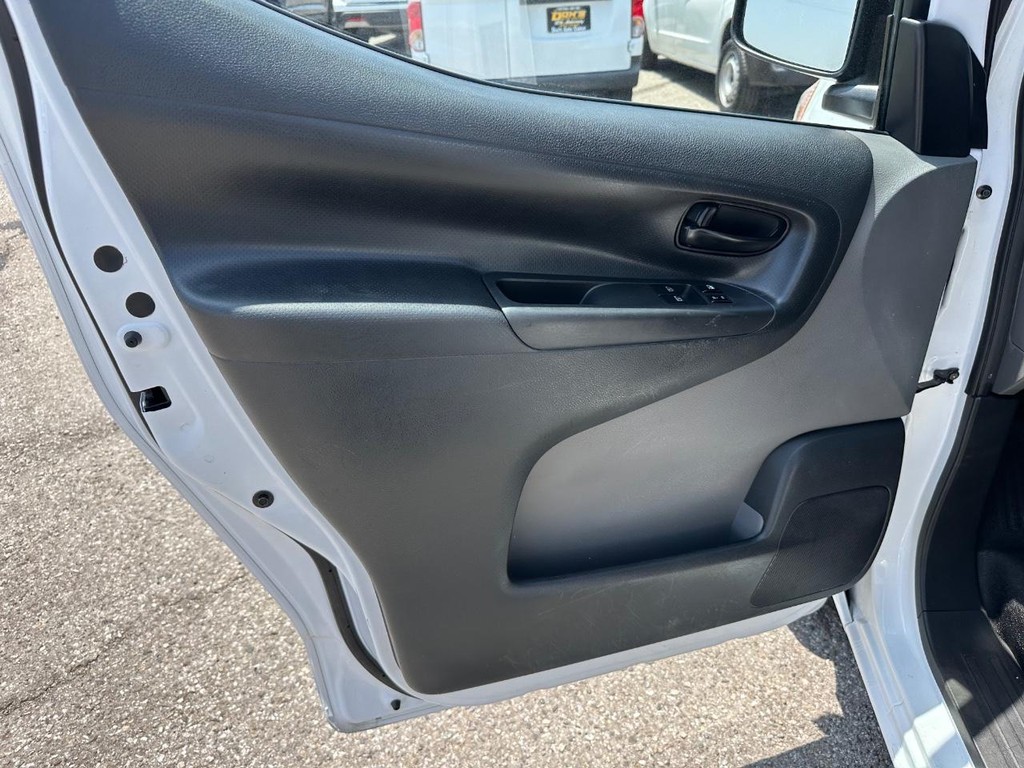 2019 Nissan NV200 photo 18