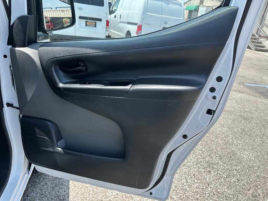 2019 Nissan NV200 photo 22