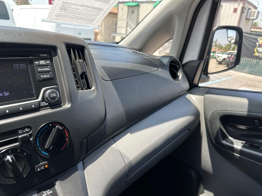 2019 Nissan NV200 photo 28