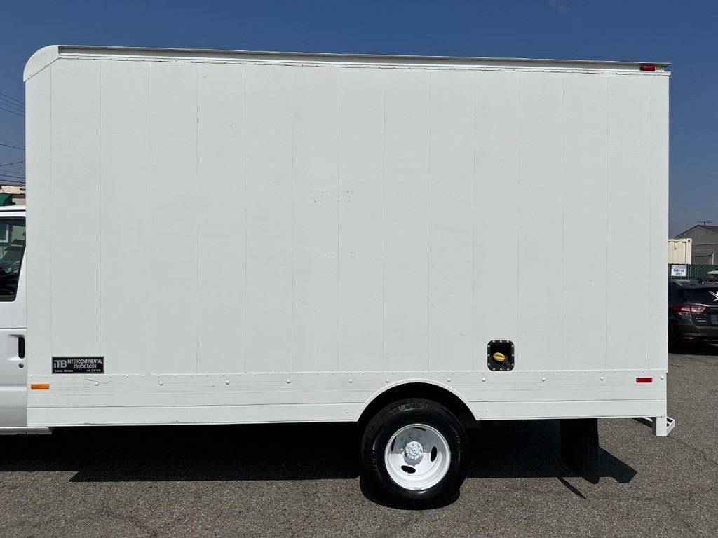 2014 Ford E-350 photo 9