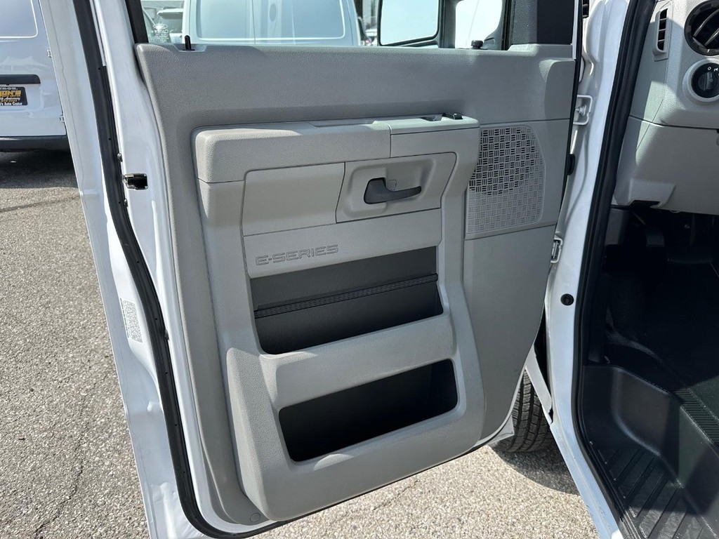 2014 Ford E-350 photo 13