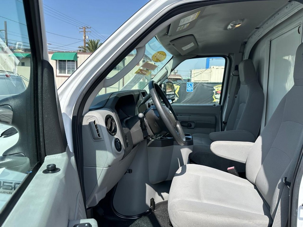 2014 Ford E-350 photo 14
