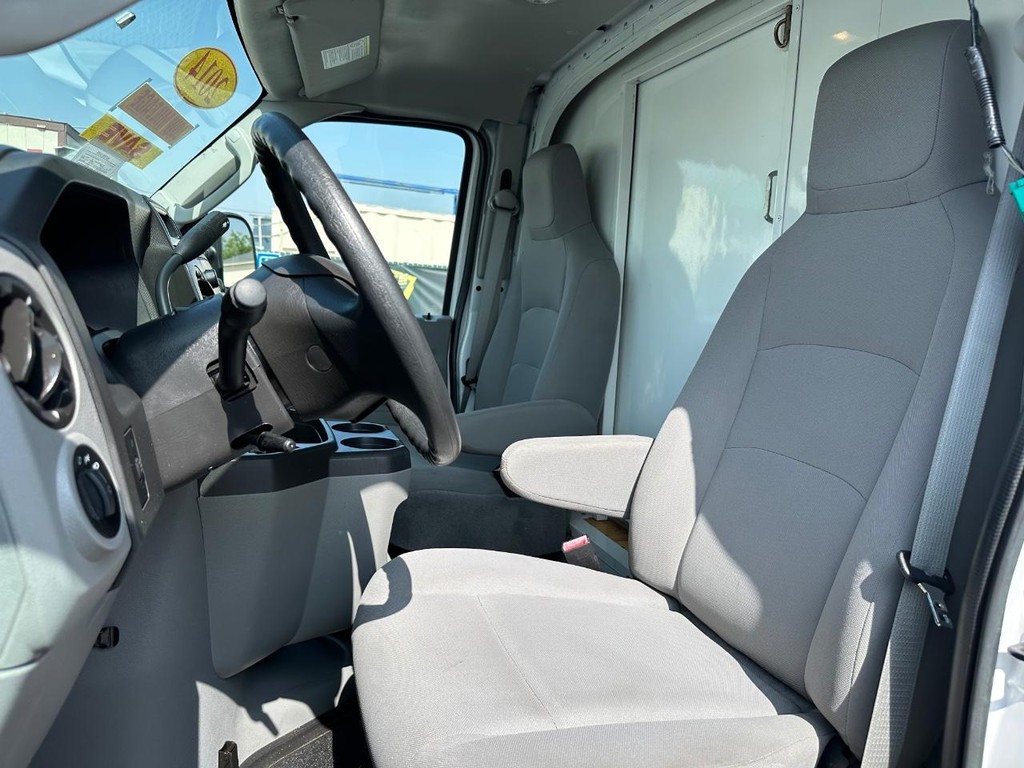2014 Ford E-350 photo 15