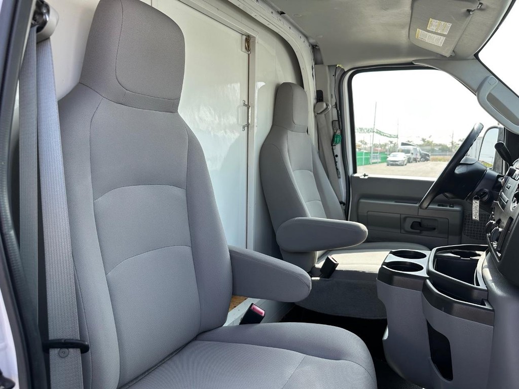 2014 Ford E-350 photo 19
