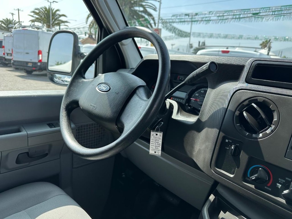 2014 Ford E-350 photo 20
