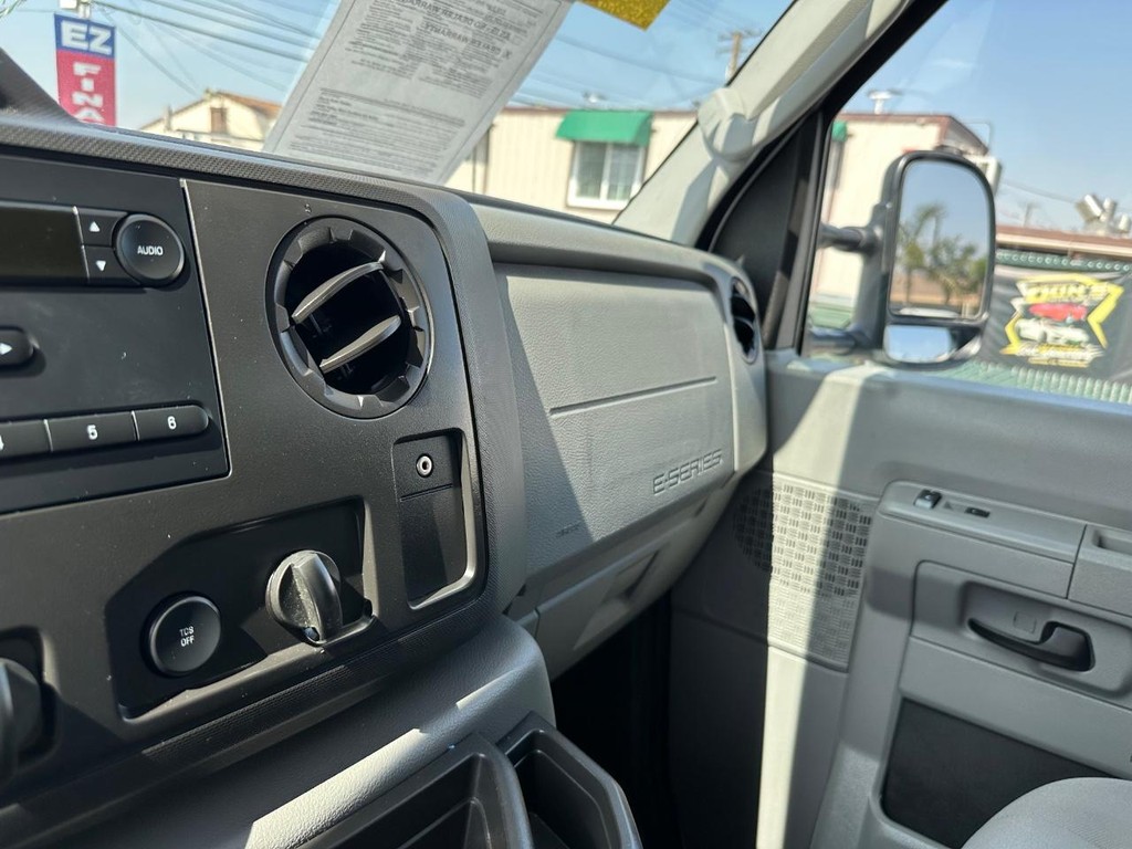 2014 Ford E-350 photo 22
