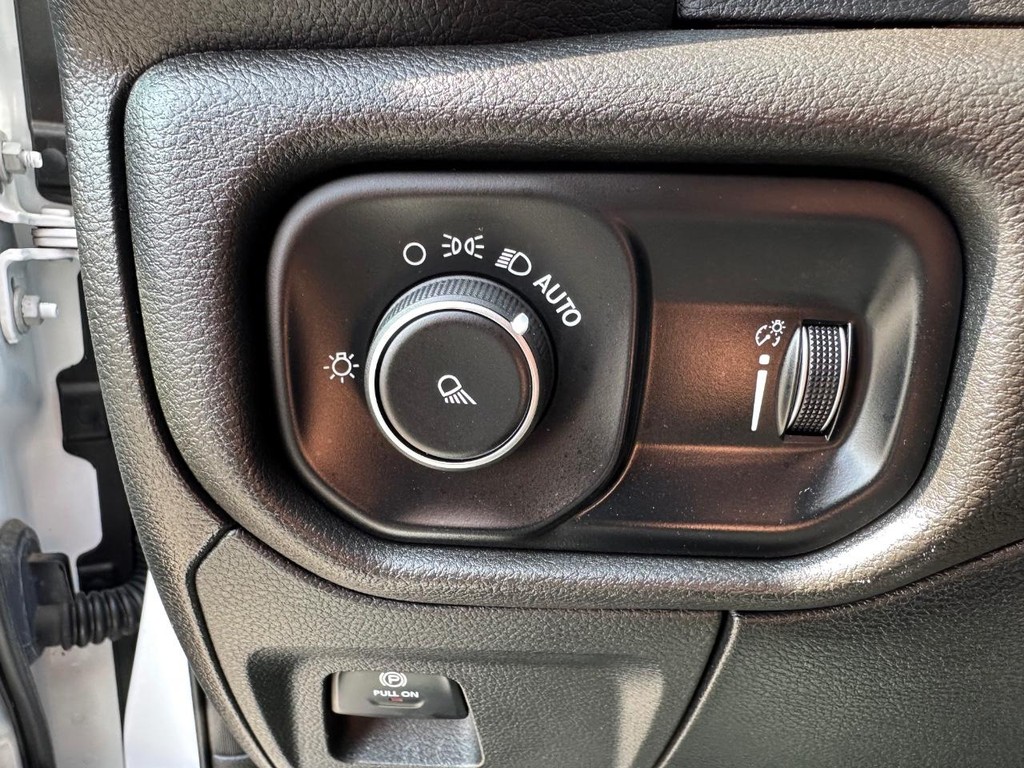 2020 Ram 1500 photo 35