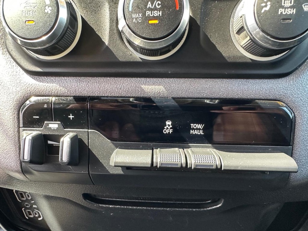 2020 Ram 1500 photo 41