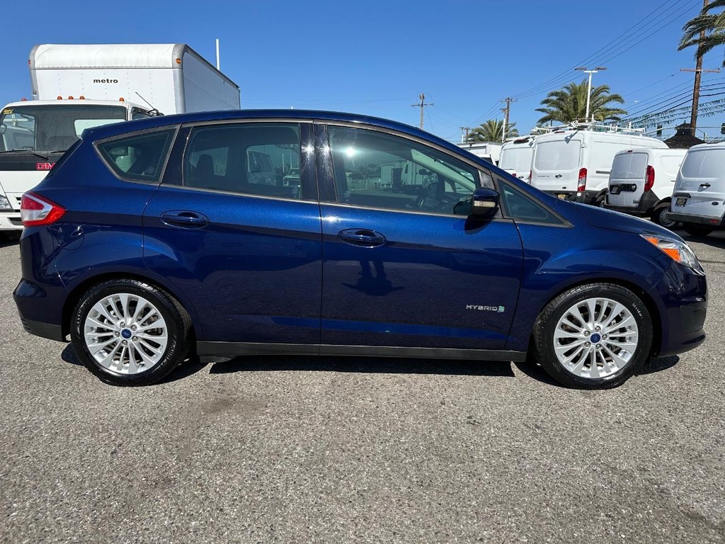 2017 Ford C-Max Hybrid SE photo 3