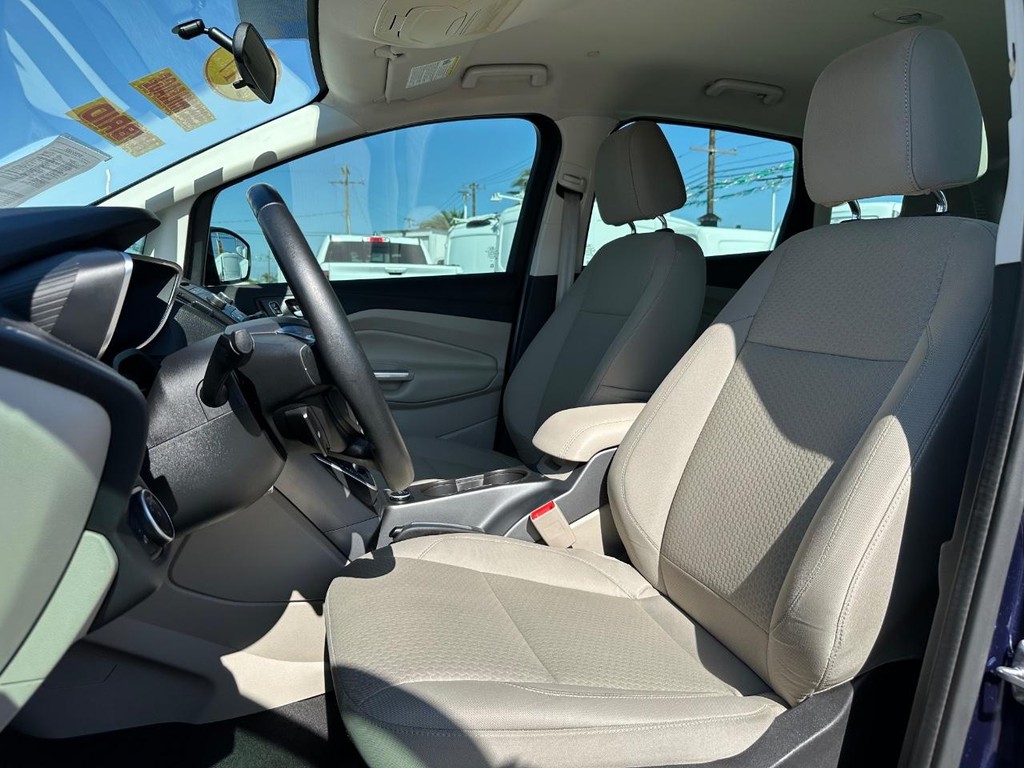 2017 Ford C-Max Hybrid SE photo 13