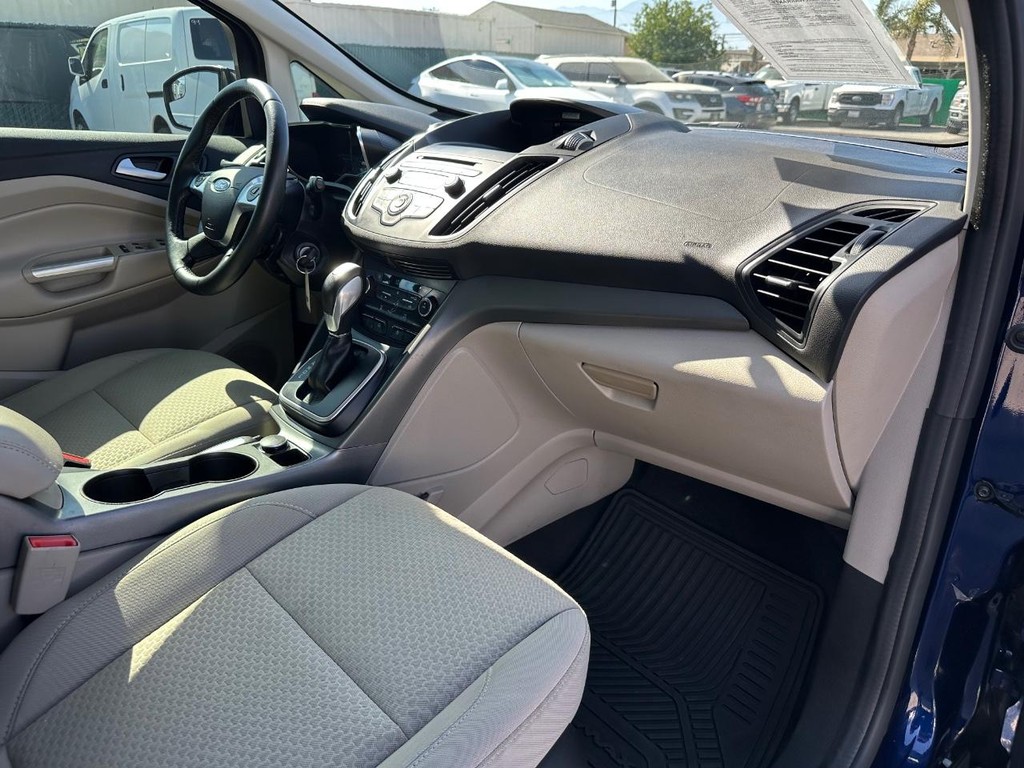 2017 Ford C-Max Hybrid SE photo 15