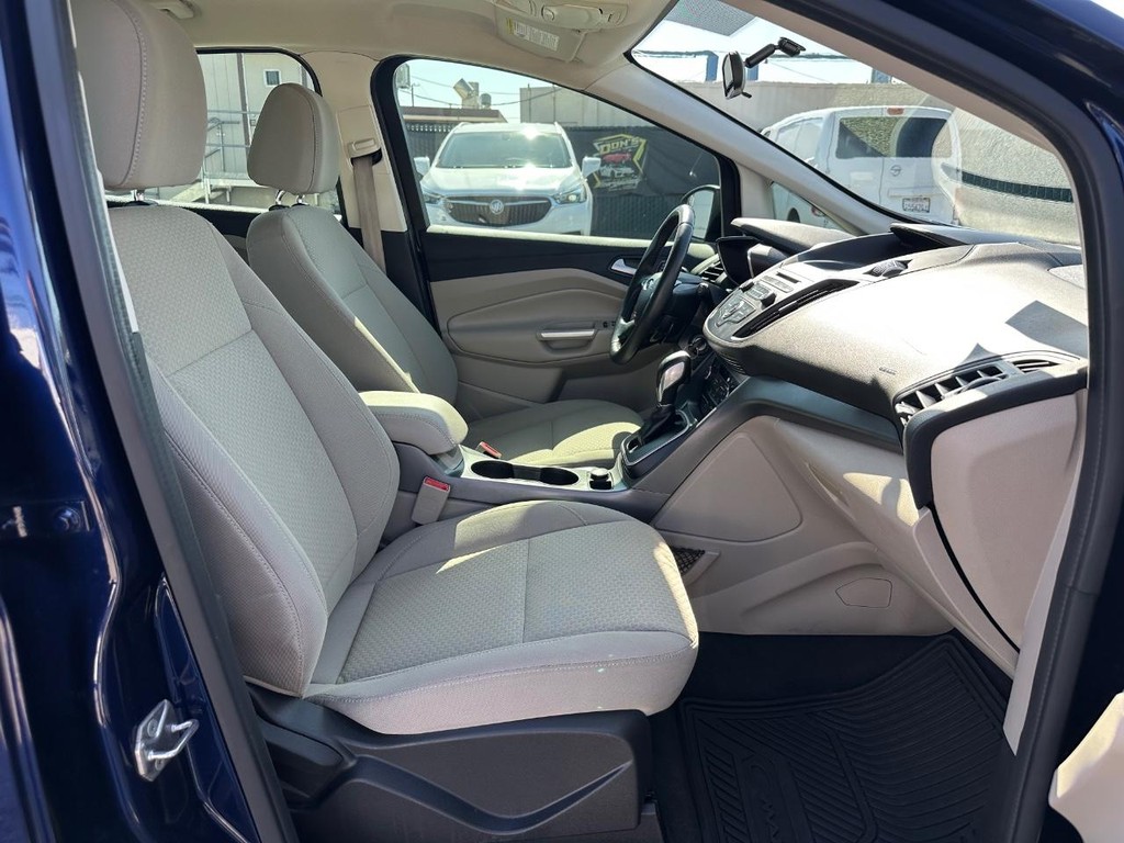 2017 Ford C-Max Hybrid SE photo 16