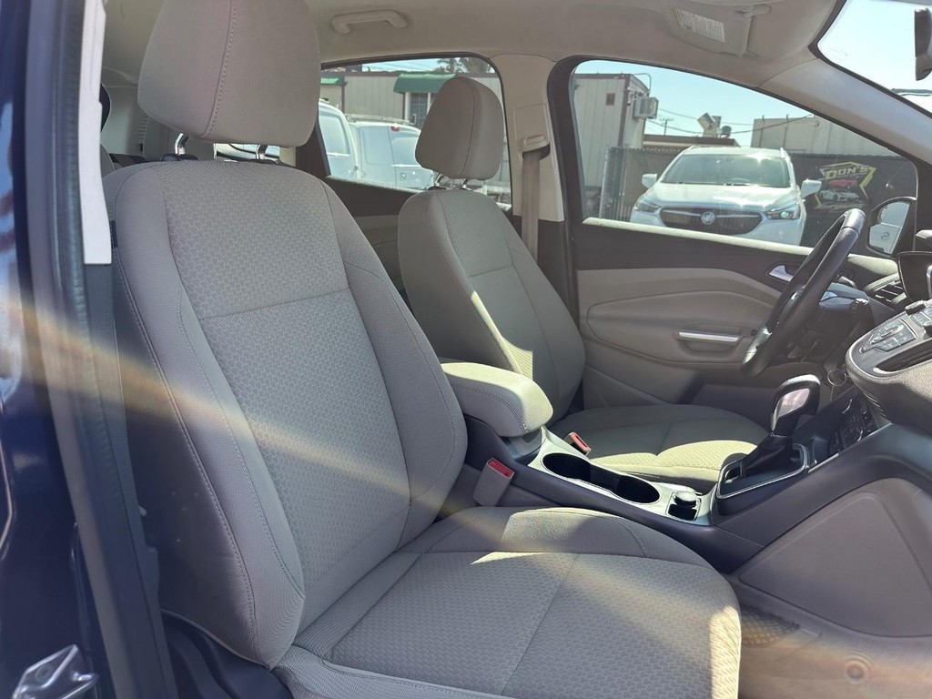 2017 Ford C-Max Hybrid SE photo 17