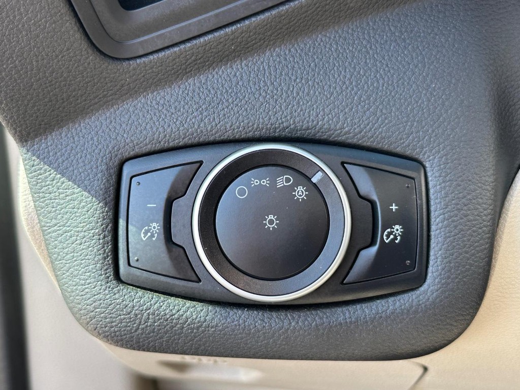 2017 Ford C-Max Hybrid SE photo 26