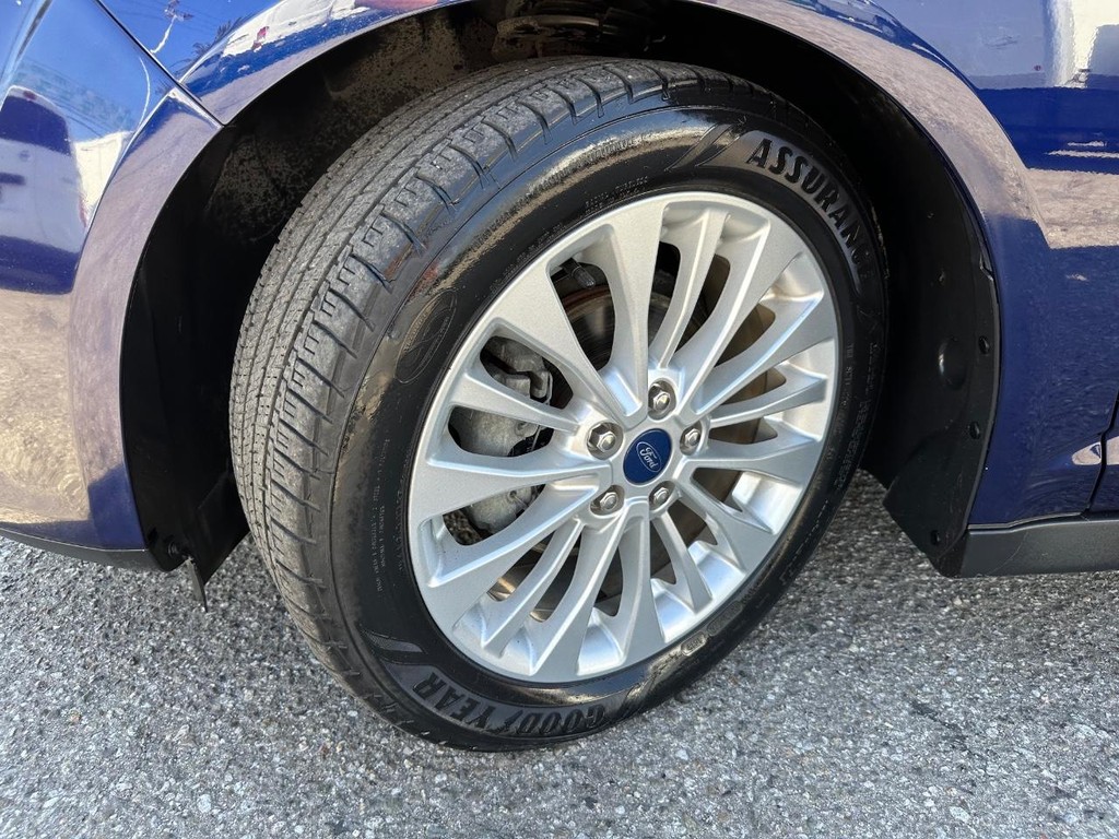2017 Ford C-Max Hybrid SE photo 35