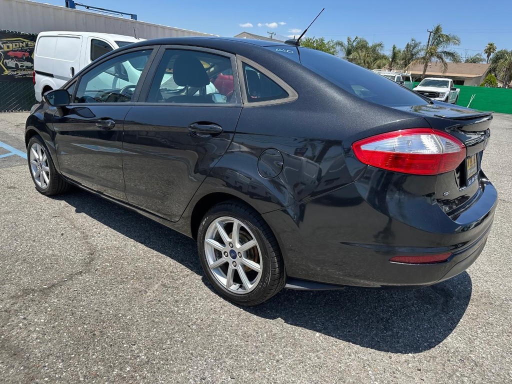2015 Ford Fiesta SE photo 6