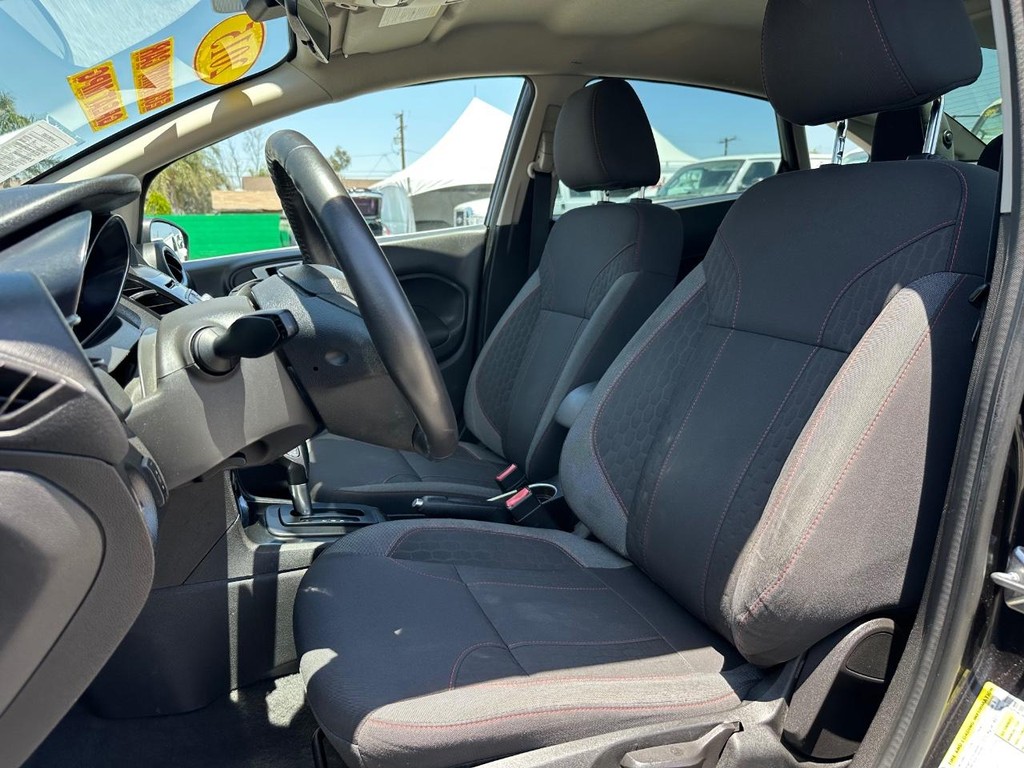 2015 Ford Fiesta SE photo 13