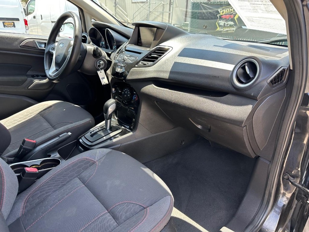 2015 Ford Fiesta SE photo 15