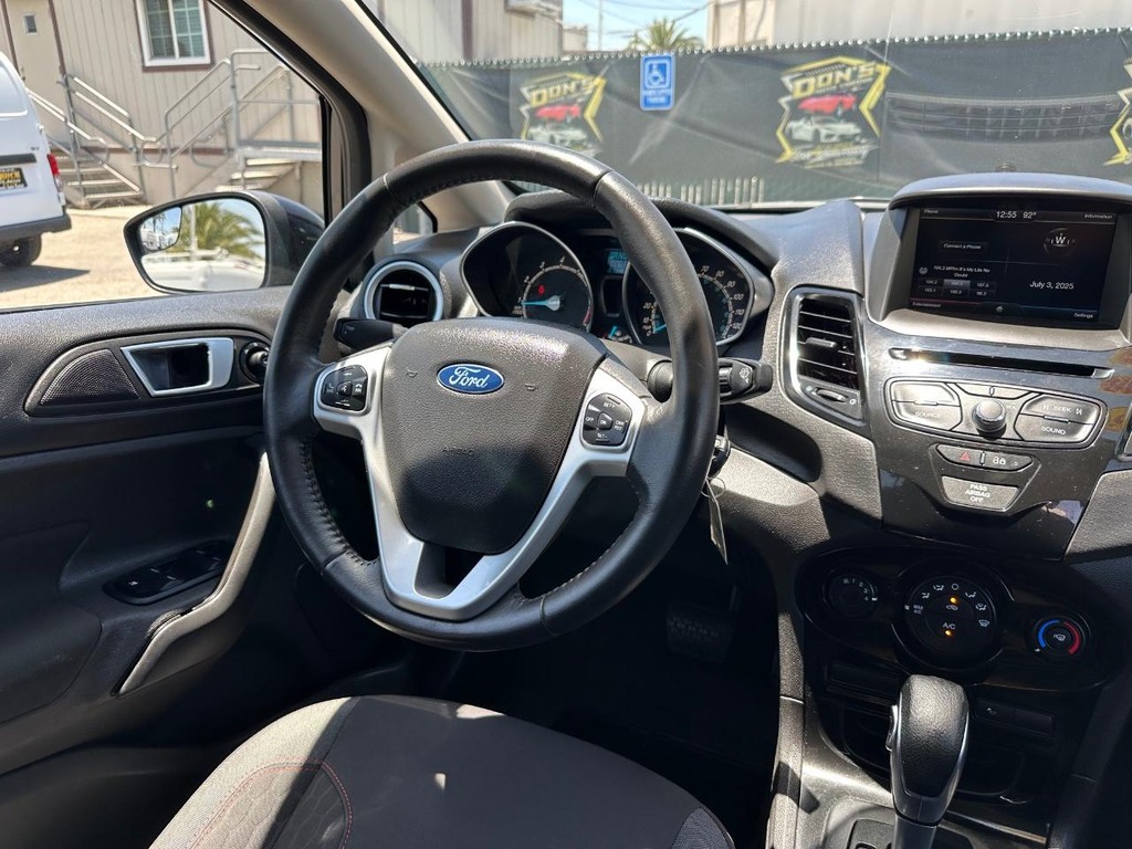 2015 Ford Fiesta SE photo 19