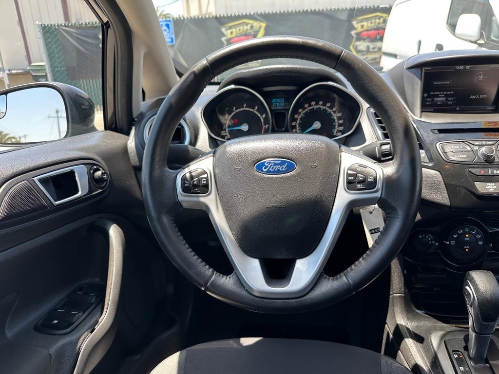 2015 Ford Fiesta SE photo 22