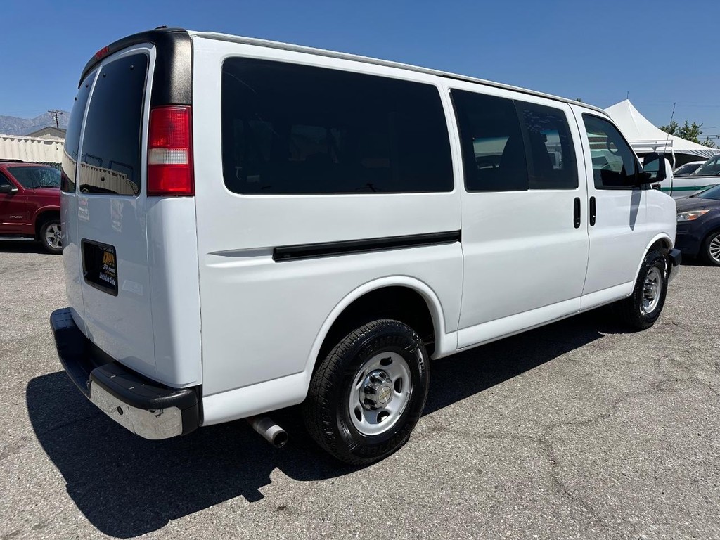 2013 Chevrolet Express 2500 LT photo 4