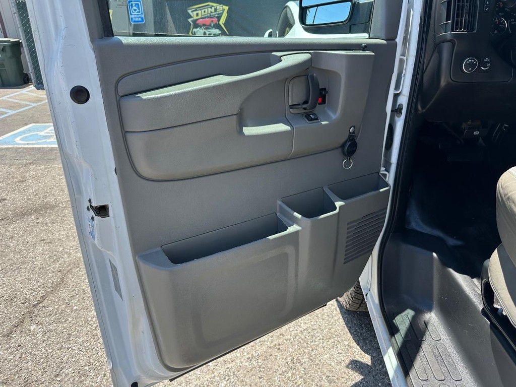 2013 Chevrolet Express 2500 LT photo 10
