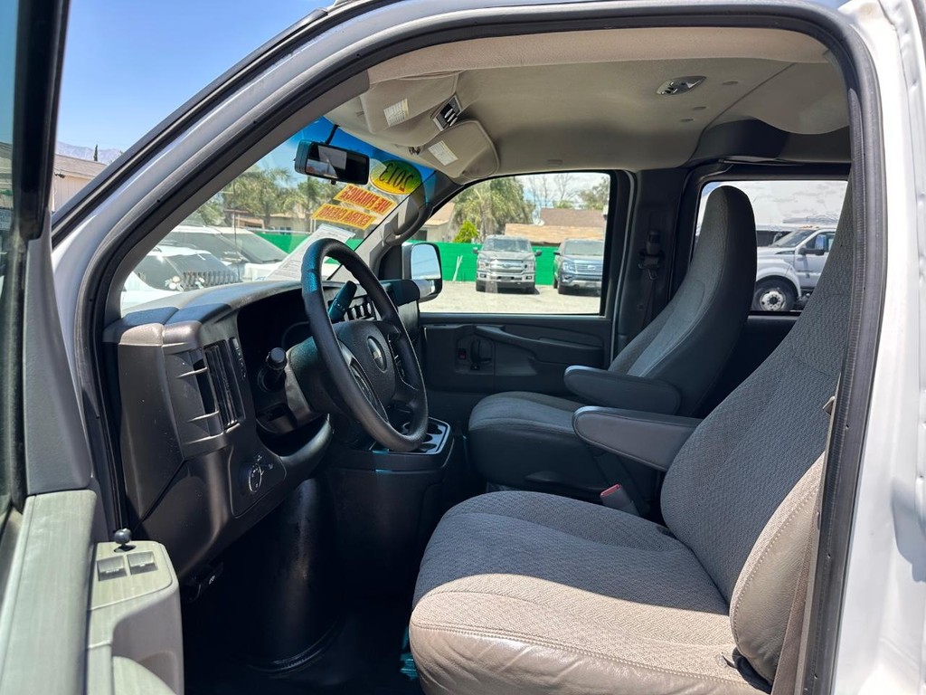 2013 Chevrolet Express 2500 LT photo 12