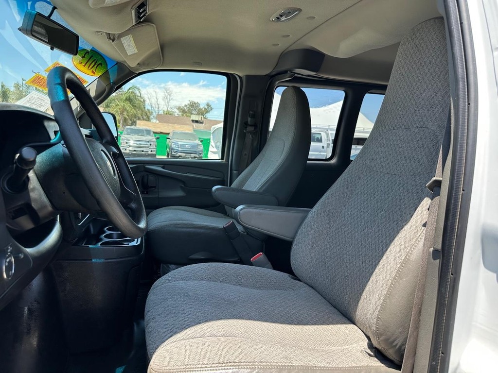2013 Chevrolet Express 2500 LT photo 13