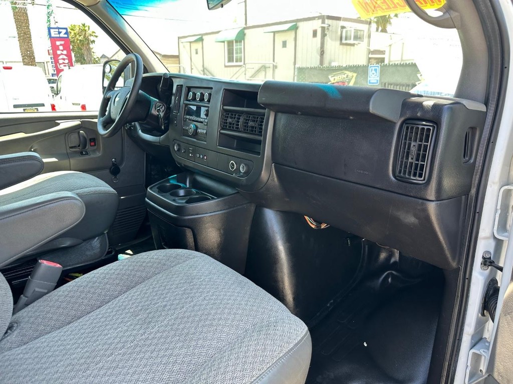 2013 Chevrolet Express 2500 LT photo 15