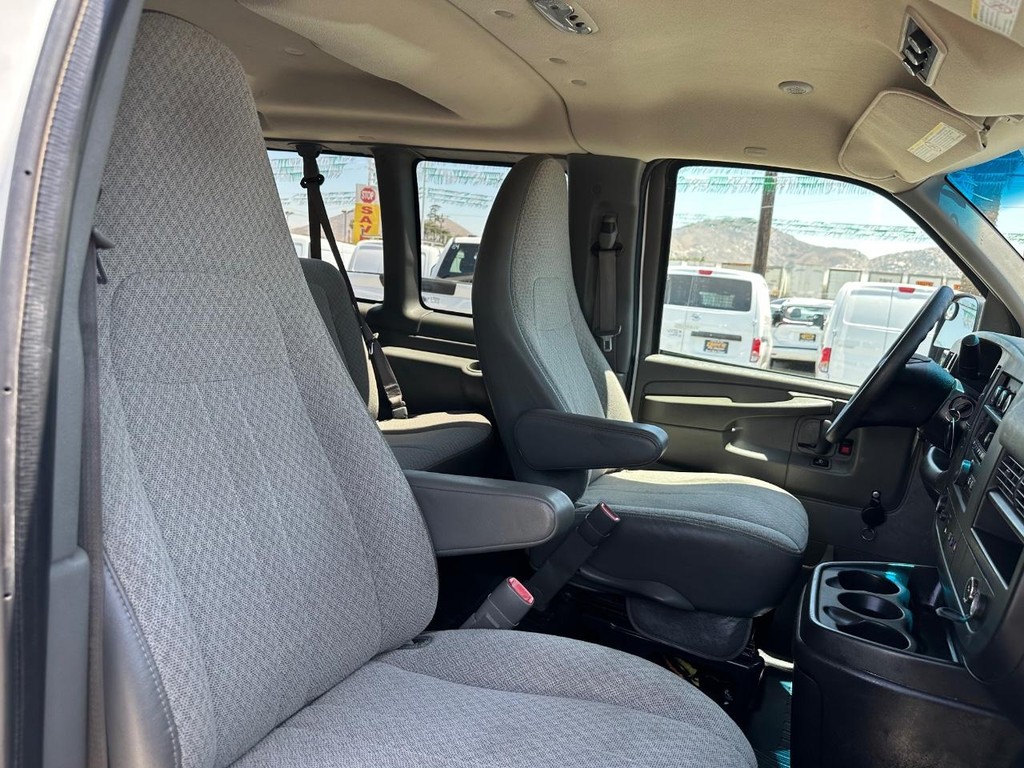 2013 Chevrolet Express 2500 LT photo 17