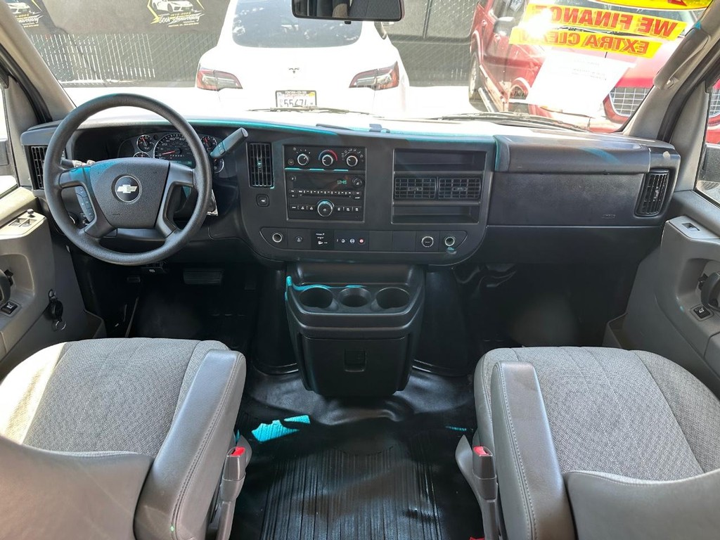 2013 Chevrolet Express 2500 LT photo 18