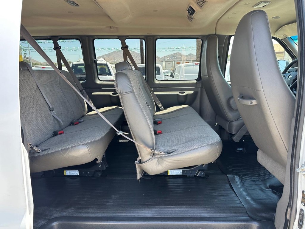 2013 Chevrolet Express 2500 LT photo 25