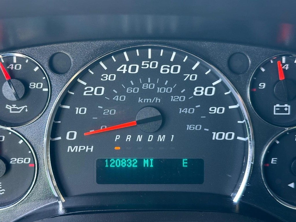 2013 Chevrolet Express 2500 LT photo 30