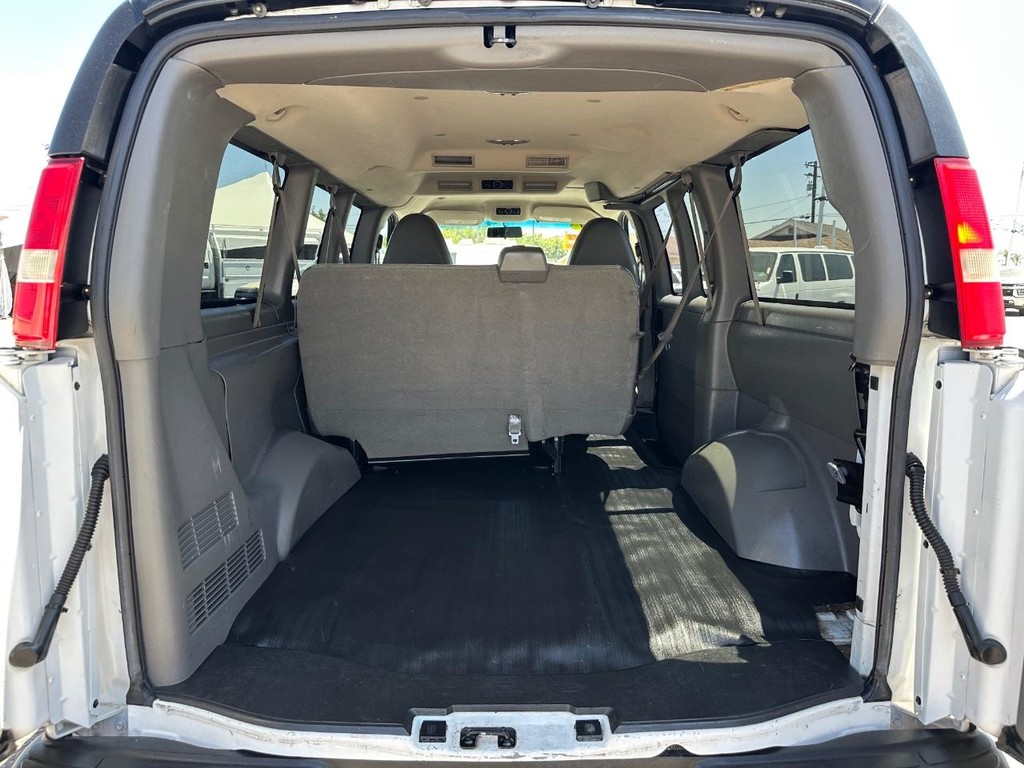 2013 Chevrolet Express 2500 LT photo 32