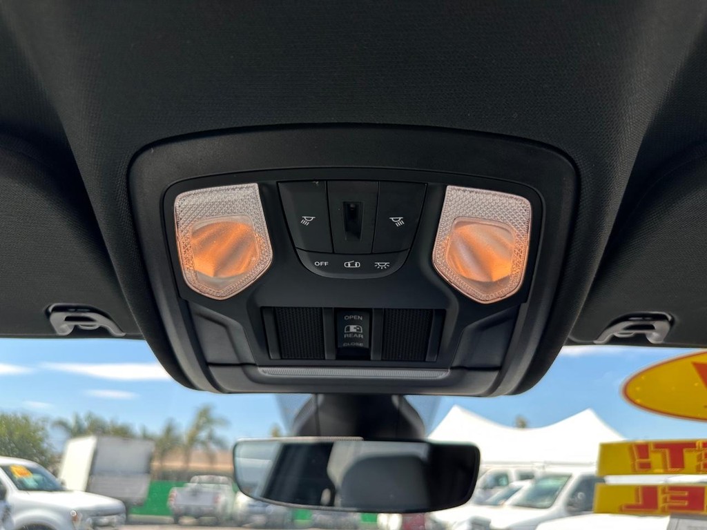 Ram 1500 Vehicle Full-screen Gallery Image 28