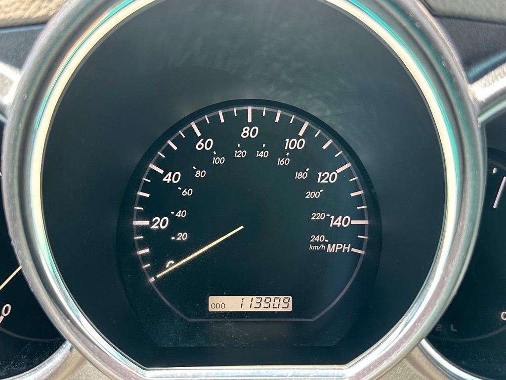 2004 Lexus RX 330 photo 37