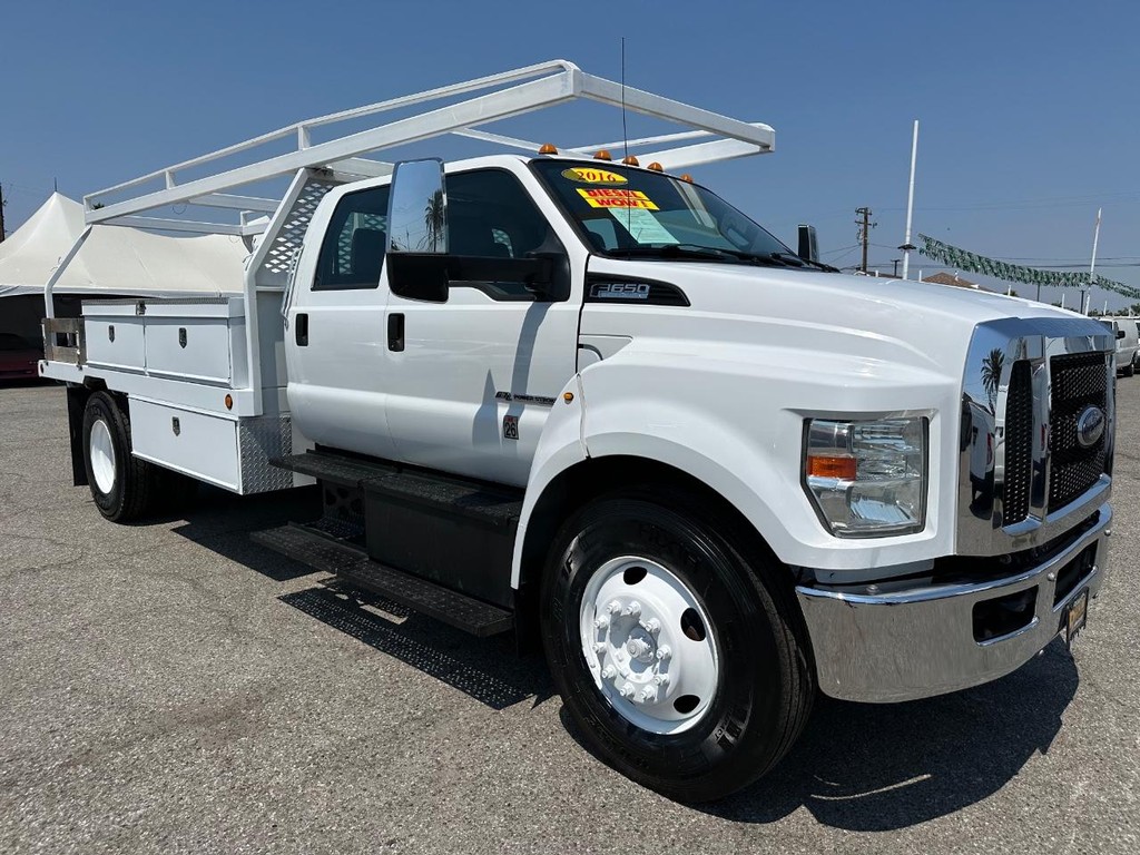 2016 Ford F-650 Crew Cab photo 2
