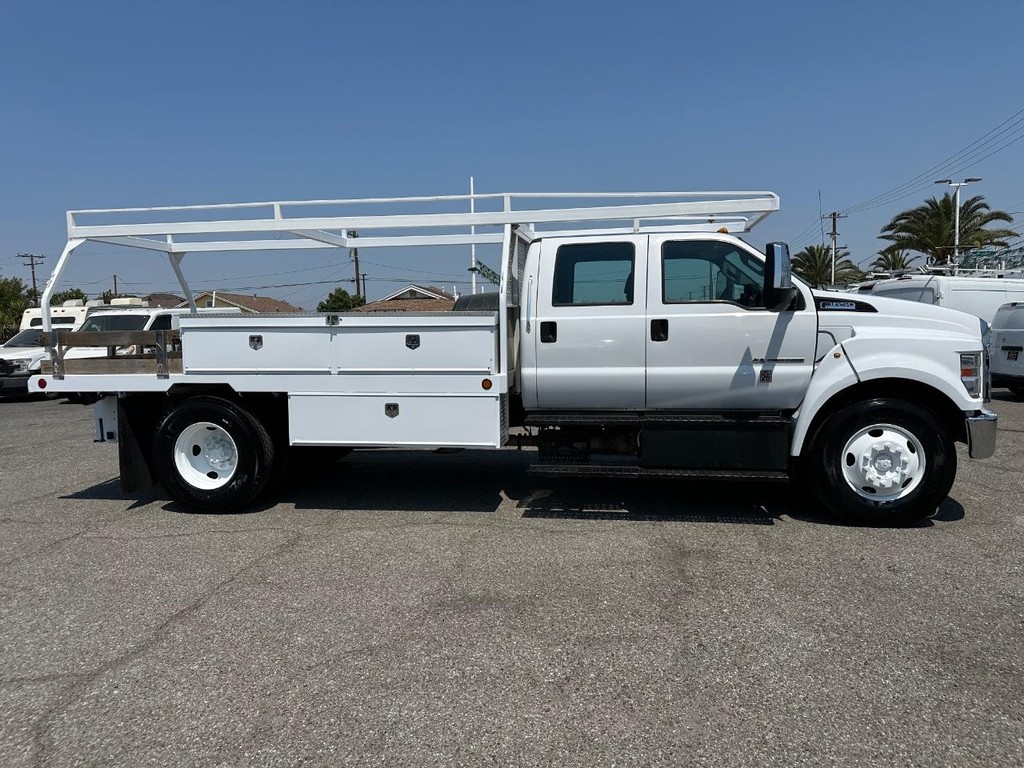 2016 Ford F-650 Crew Cab photo 3