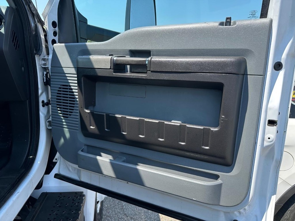 2016 Ford F-650 Crew Cab photo 18