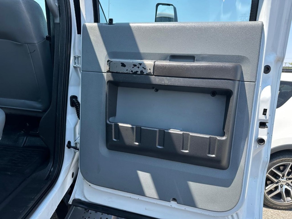 Ford F-650 Crew Cab Vehicle Full-screen Gallery Image 32