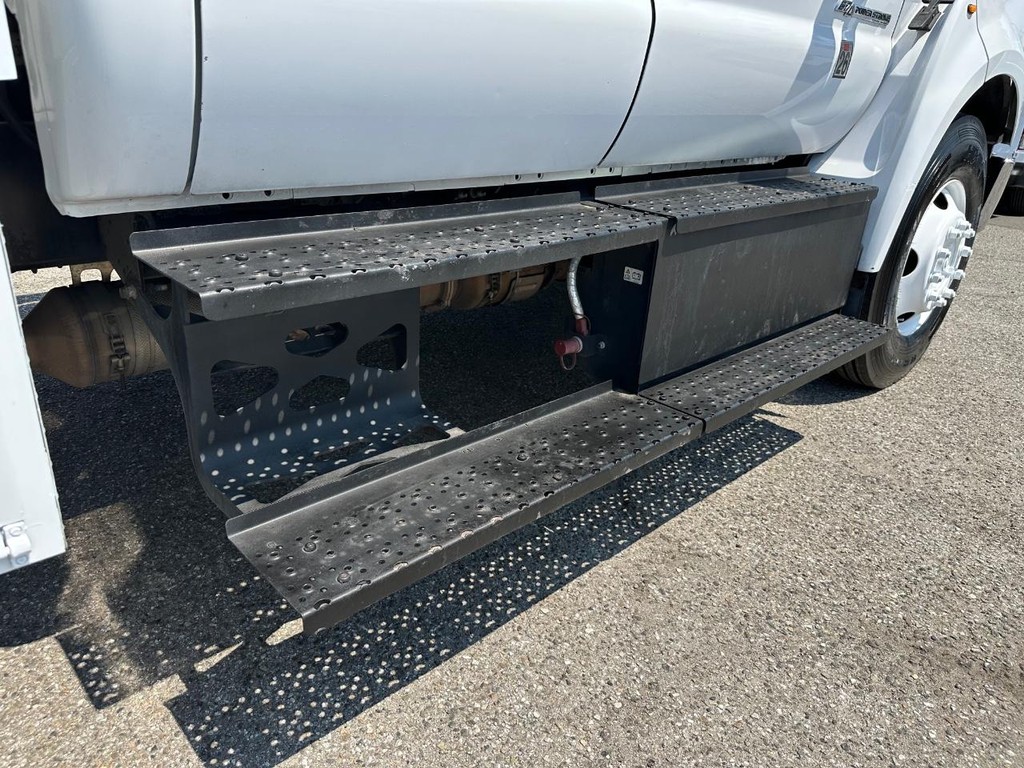 2016 Ford F-650 Crew Cab photo 37