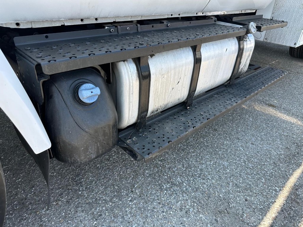 2016 Ford F-650 Crew Cab photo 41