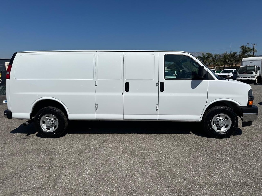 Chevrolet Express 2500 Vehicle Full-screen Gallery Image 07