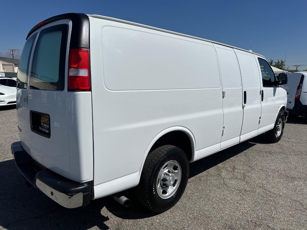 Chevrolet Express 2500 Vehicle Full-screen Gallery Image 09