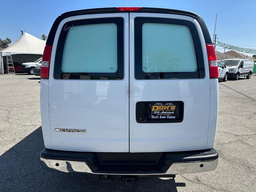 Chevrolet Express 2500 Vehicle Full-screen Gallery Image 10