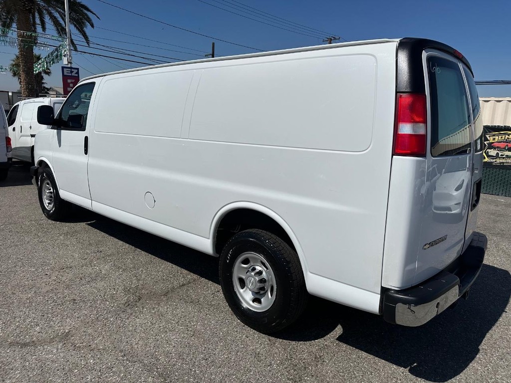 Chevrolet Express 2500 Vehicle Full-screen Gallery Image 12