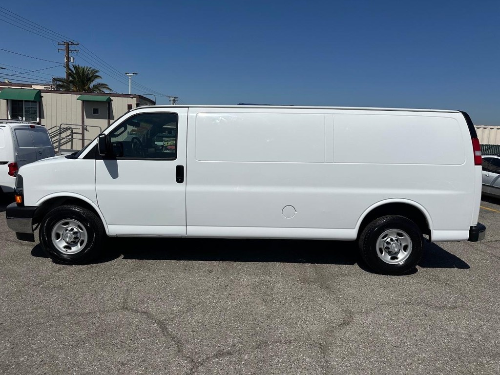 Chevrolet Express 2500 Vehicle Full-screen Gallery Image 13